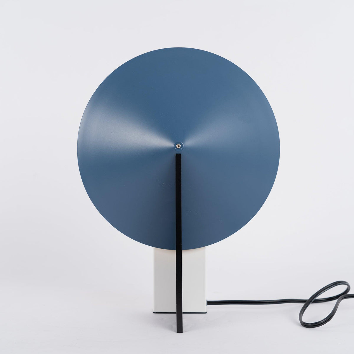 Cis minimalistyczna lampa stołowa