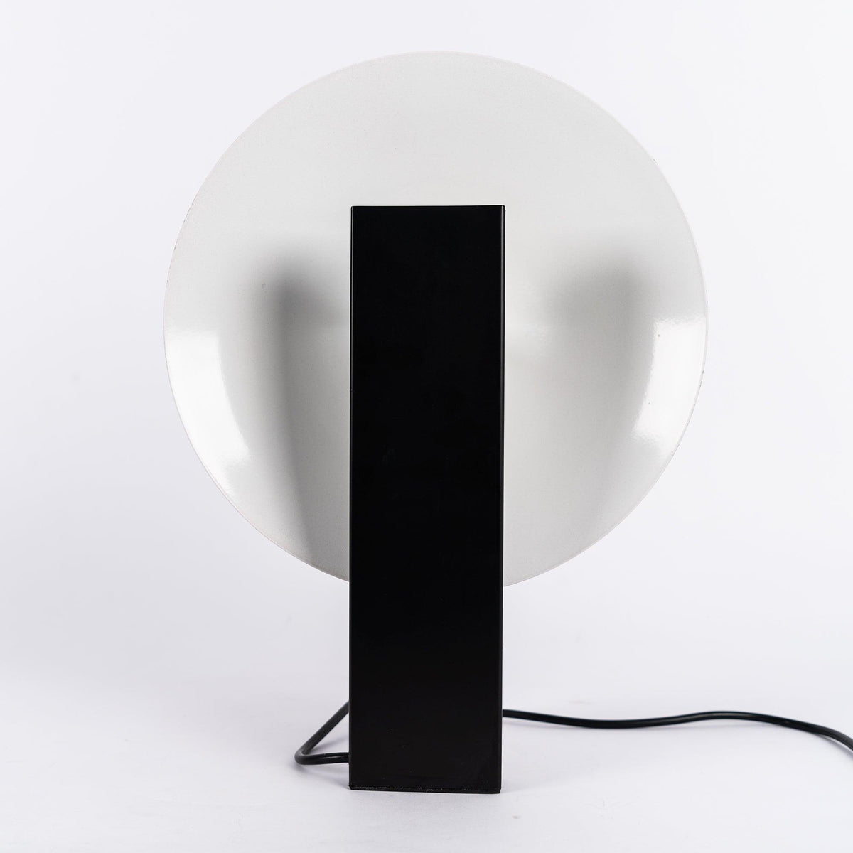 Cis minimalistyczna lampa stołowa
