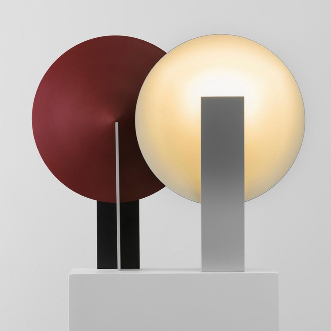 Cis minimalistyczna lampa stołowa