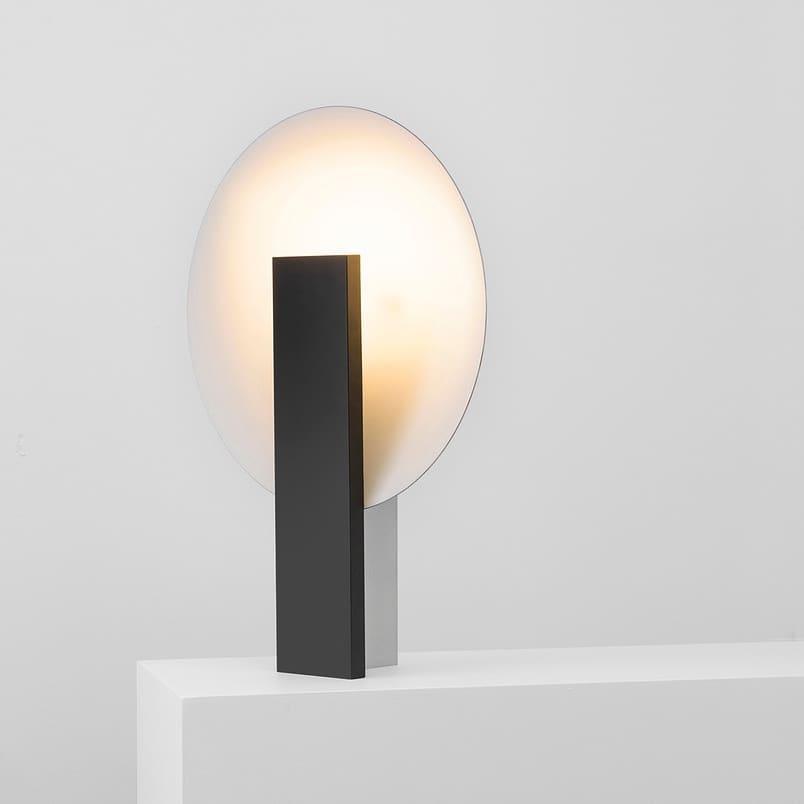 Cis minimalistyczna lampa stołowa