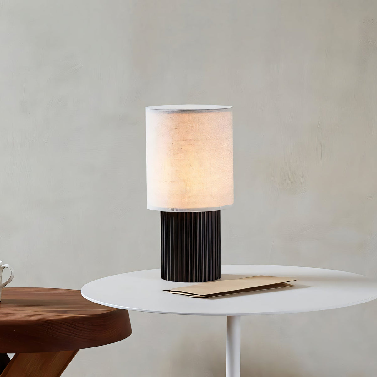 Lampa stołowa Ripples z drewna i płótna