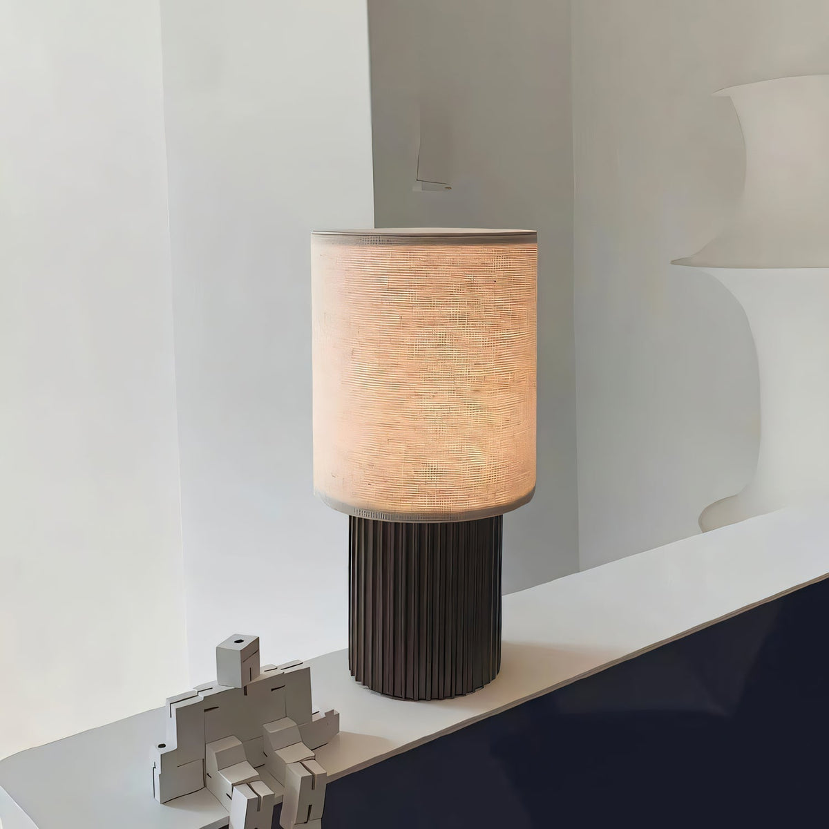 Lampa stołowa Ripples z drewna i płótna
