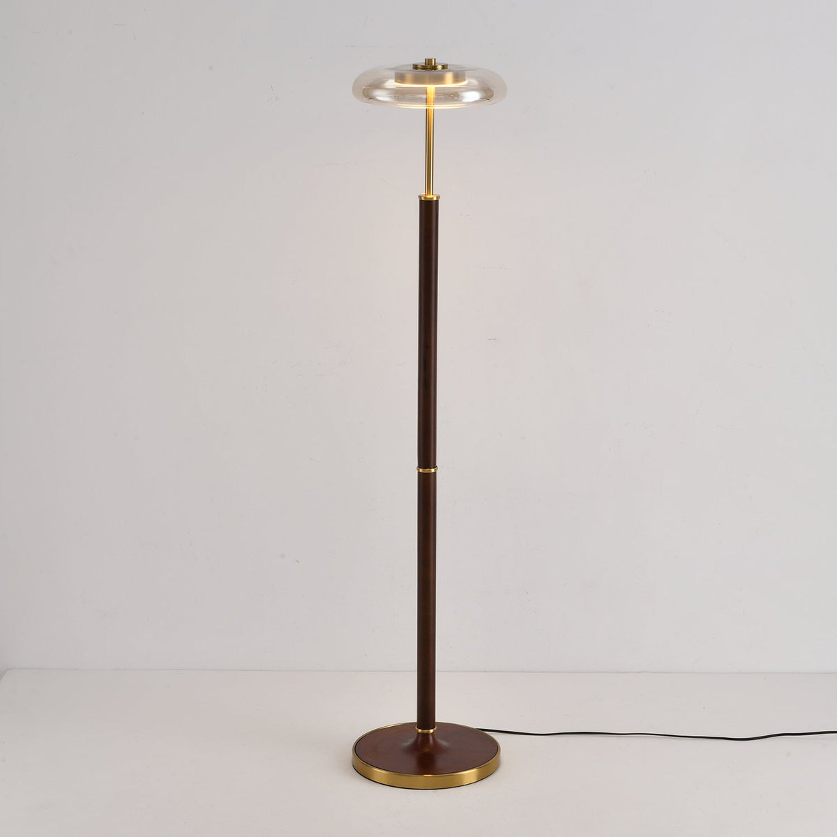 Lean minimalistyczna lampa stojąca