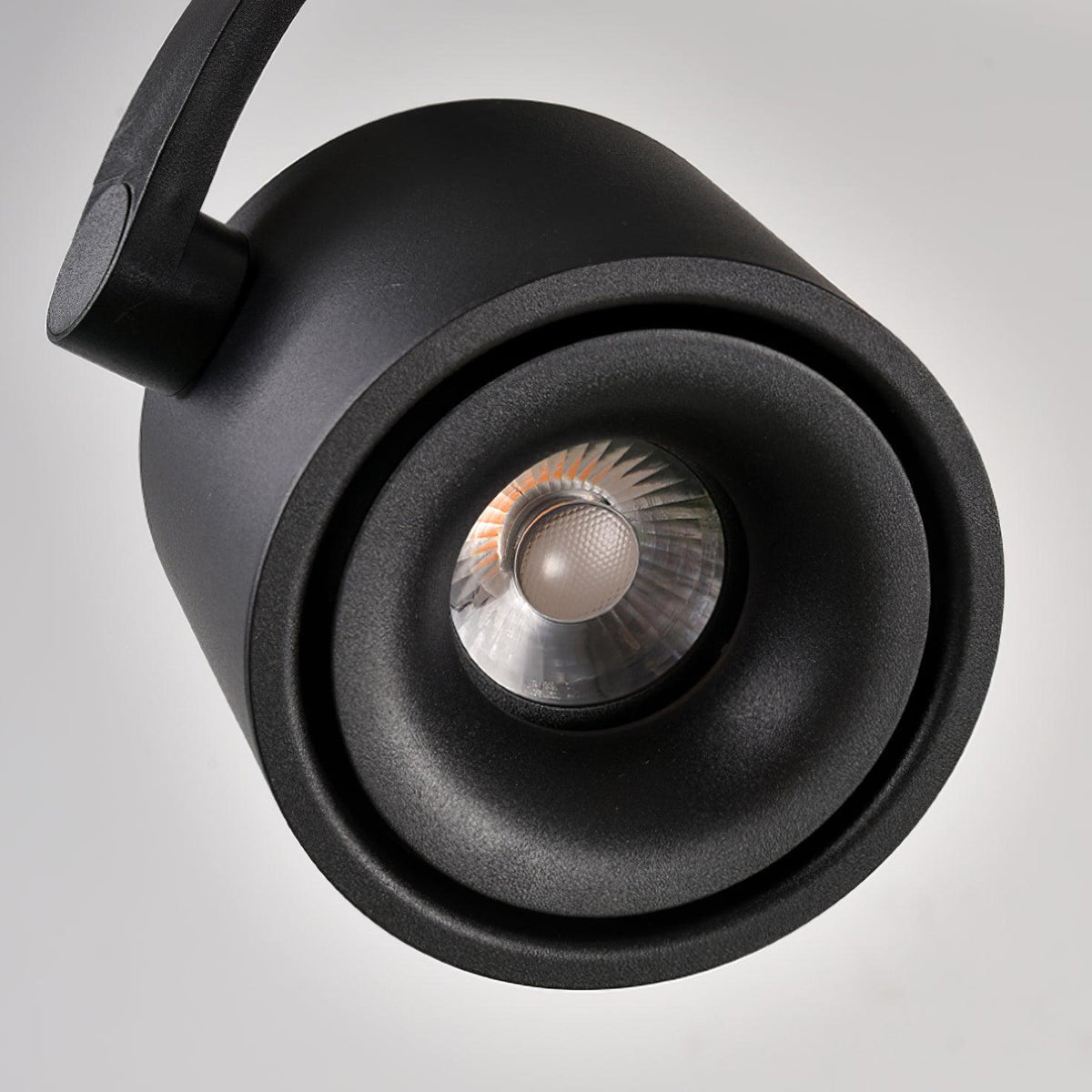 Focus nowoczesna lampa sufitowa ze srebrnego aluminium