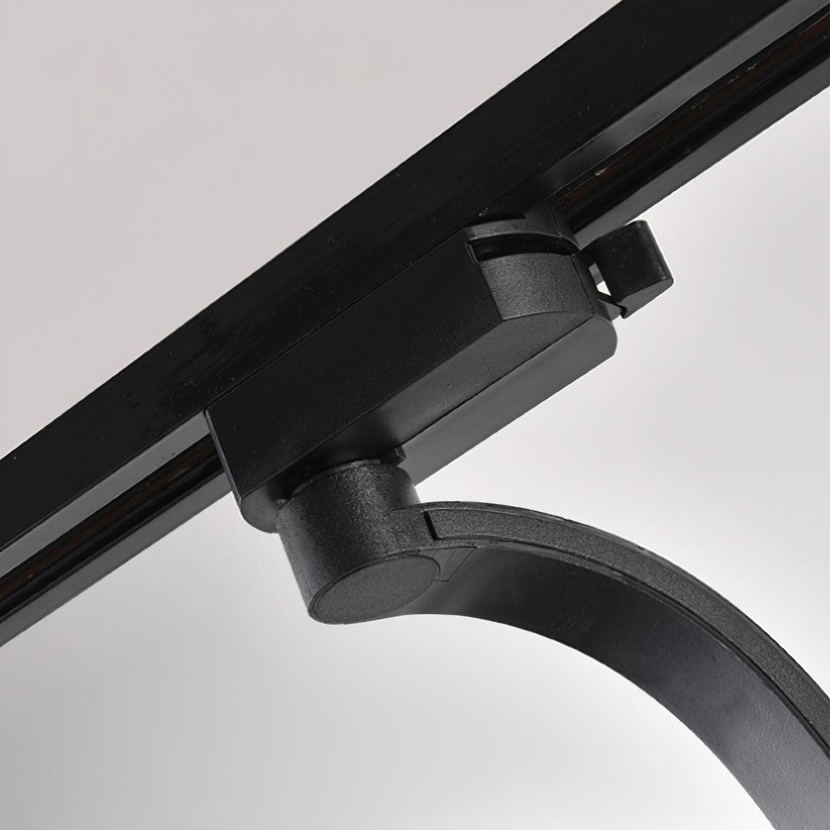 Focus nowoczesna lampa sufitowa ze srebrnego aluminium