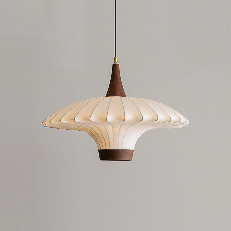 Lampa wisząca Parasol z płótna w kolorze białym, detale orzechowe