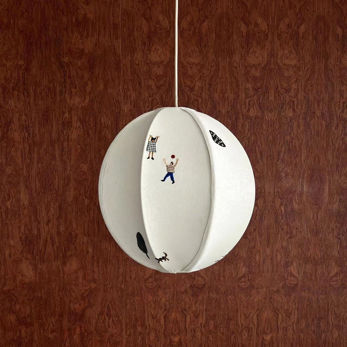 Elva lampa wisząca w kształcie papierowej kuli z rysunkiem
