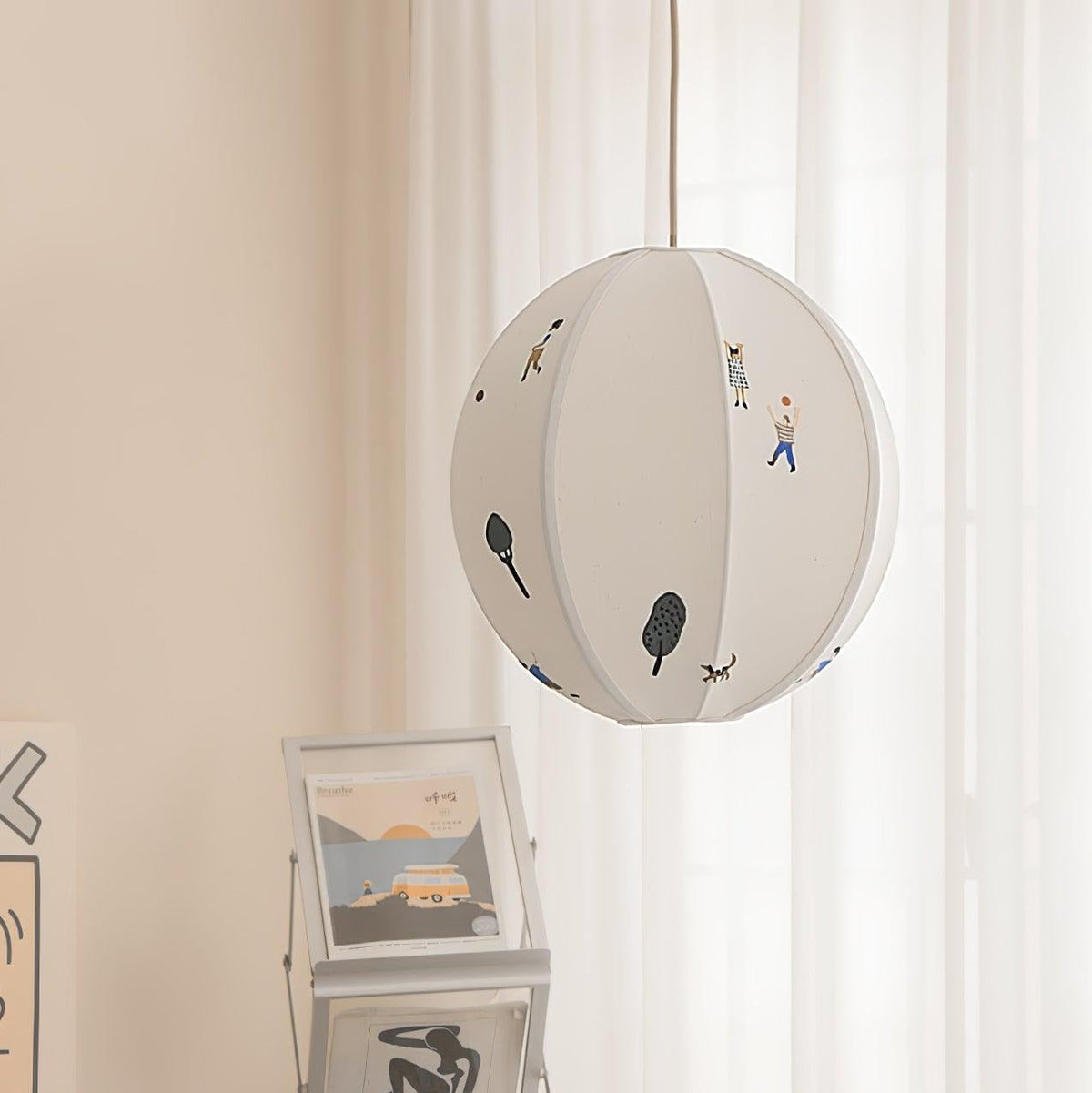 Elva lampa wisząca w kształcie papierowej kuli z rysunkiem