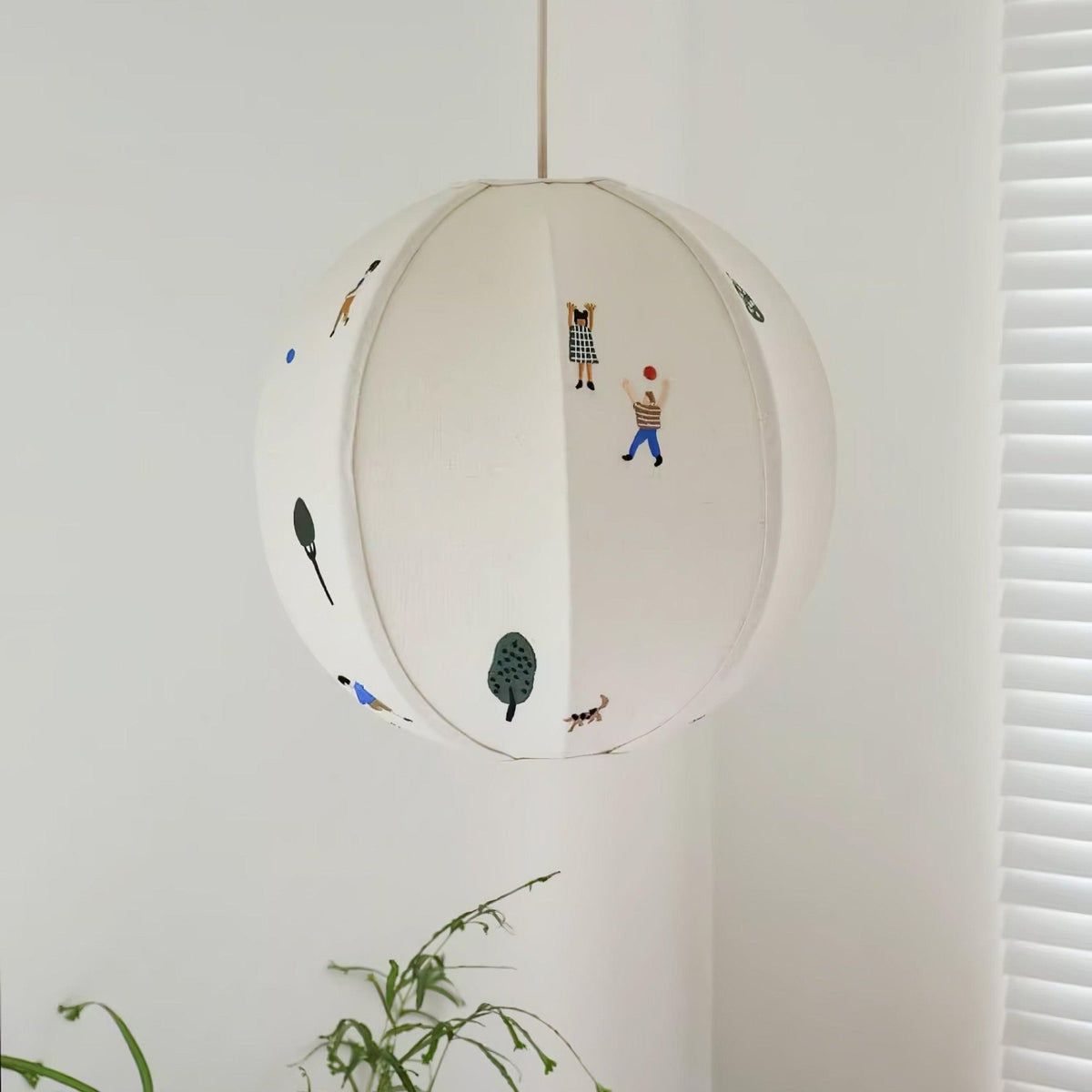 Elva lampa wisząca w kształcie papierowej kuli z rysunkiem