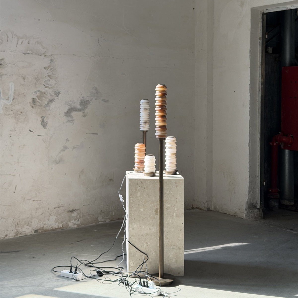 Eiroiella Alabaster zewnętrzna lampa stojąca