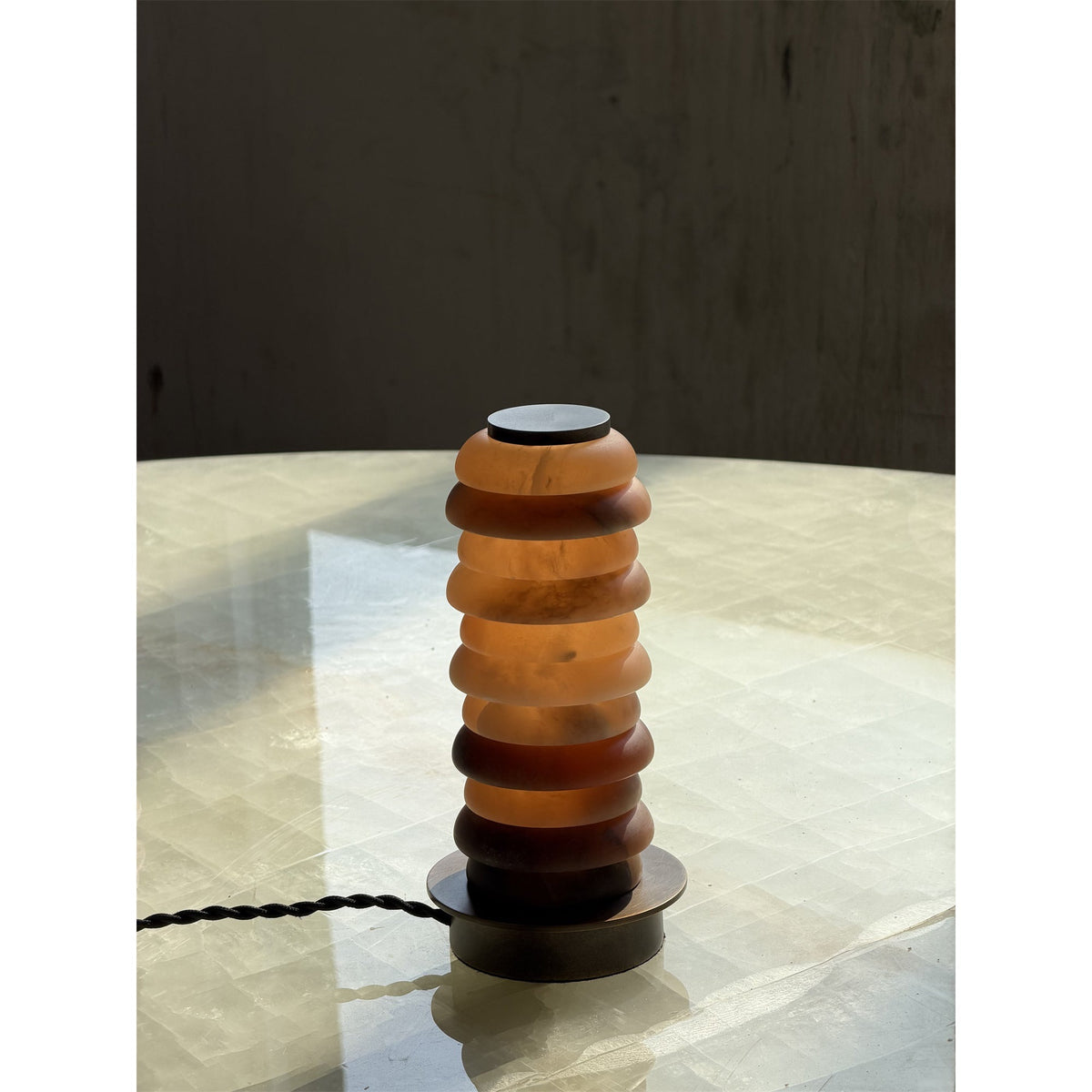Albuira lampa stołowa z alabastrem