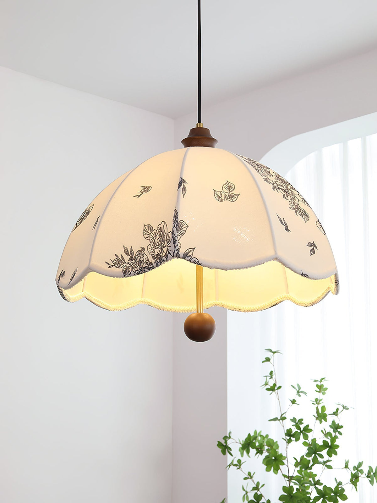 Vevenir Petal Whisper drewniana lampa wisząca ze szkła i płótna