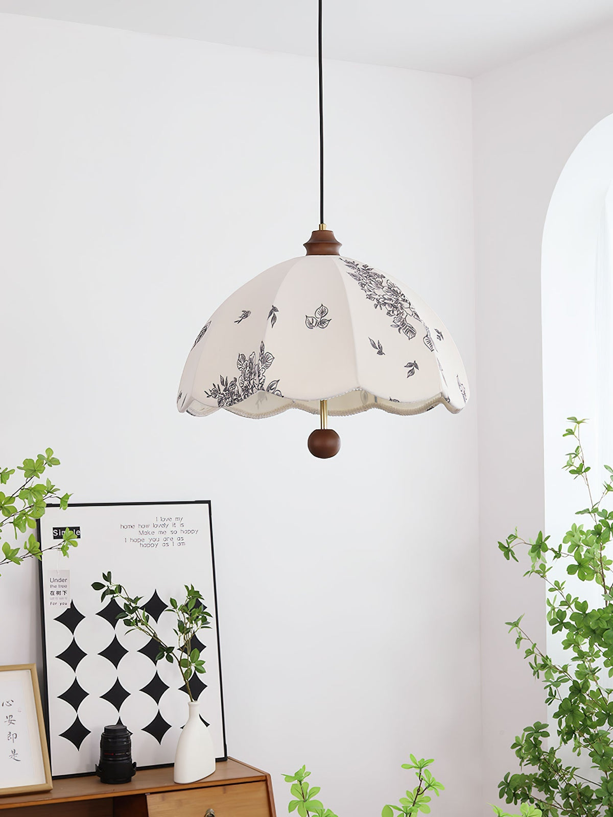 Vevenir Petal Whisper drewniana lampa wisząca ze szkła i płótna