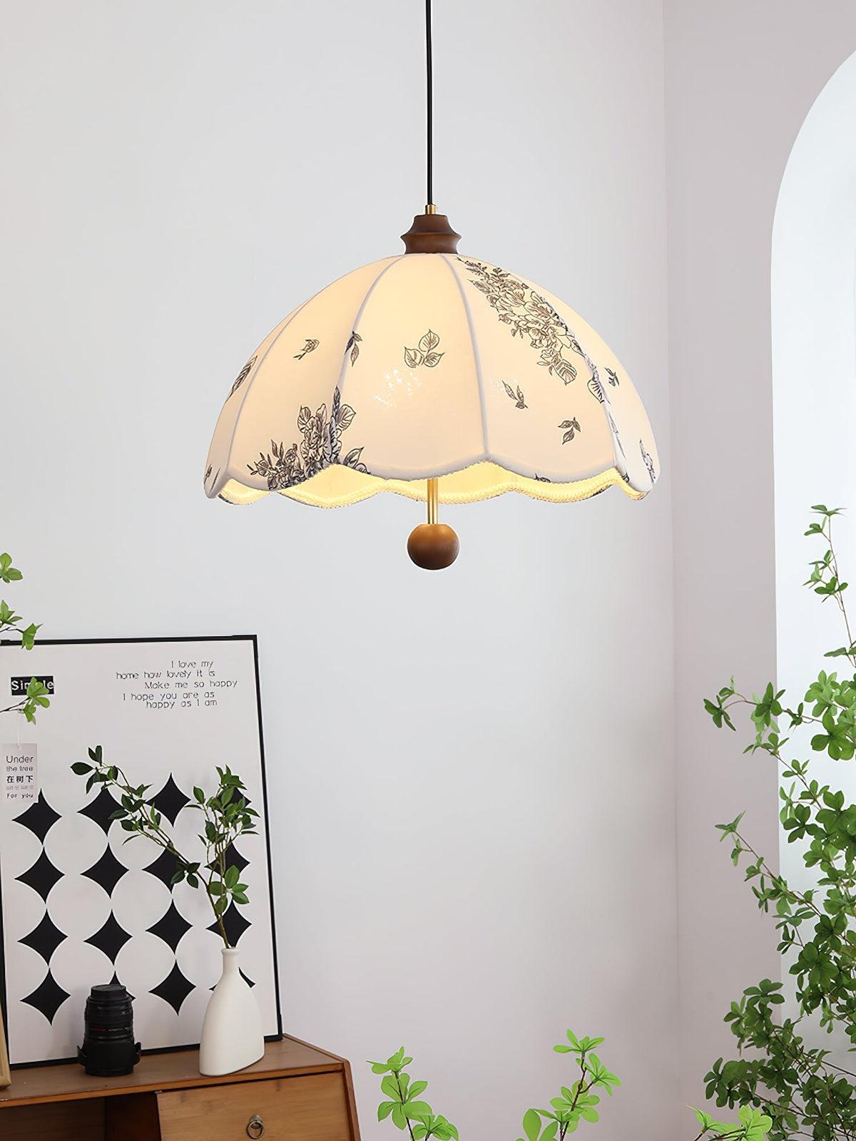 Vevenir Petal Whisper drewniana lampa wisząca ze szkła i płótna