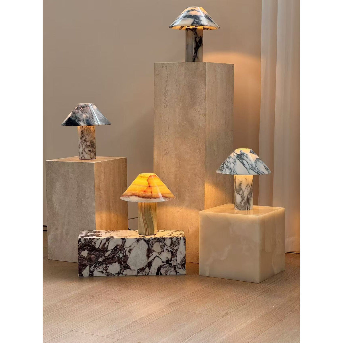 Lampa stołowa Veinir ze szkła