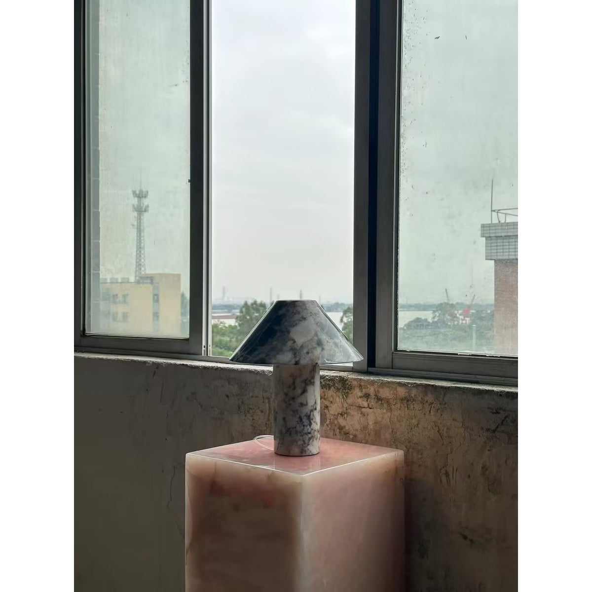 Lampa stołowa Veinir ze szkła