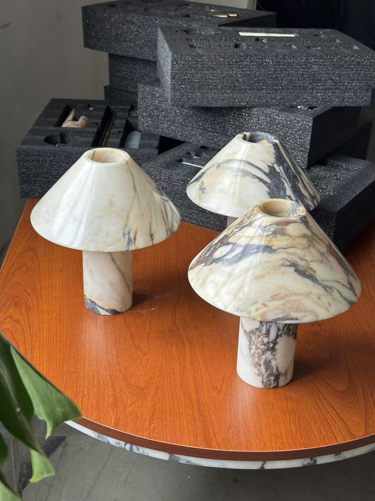 Lampa stołowa Veinir ze szkła