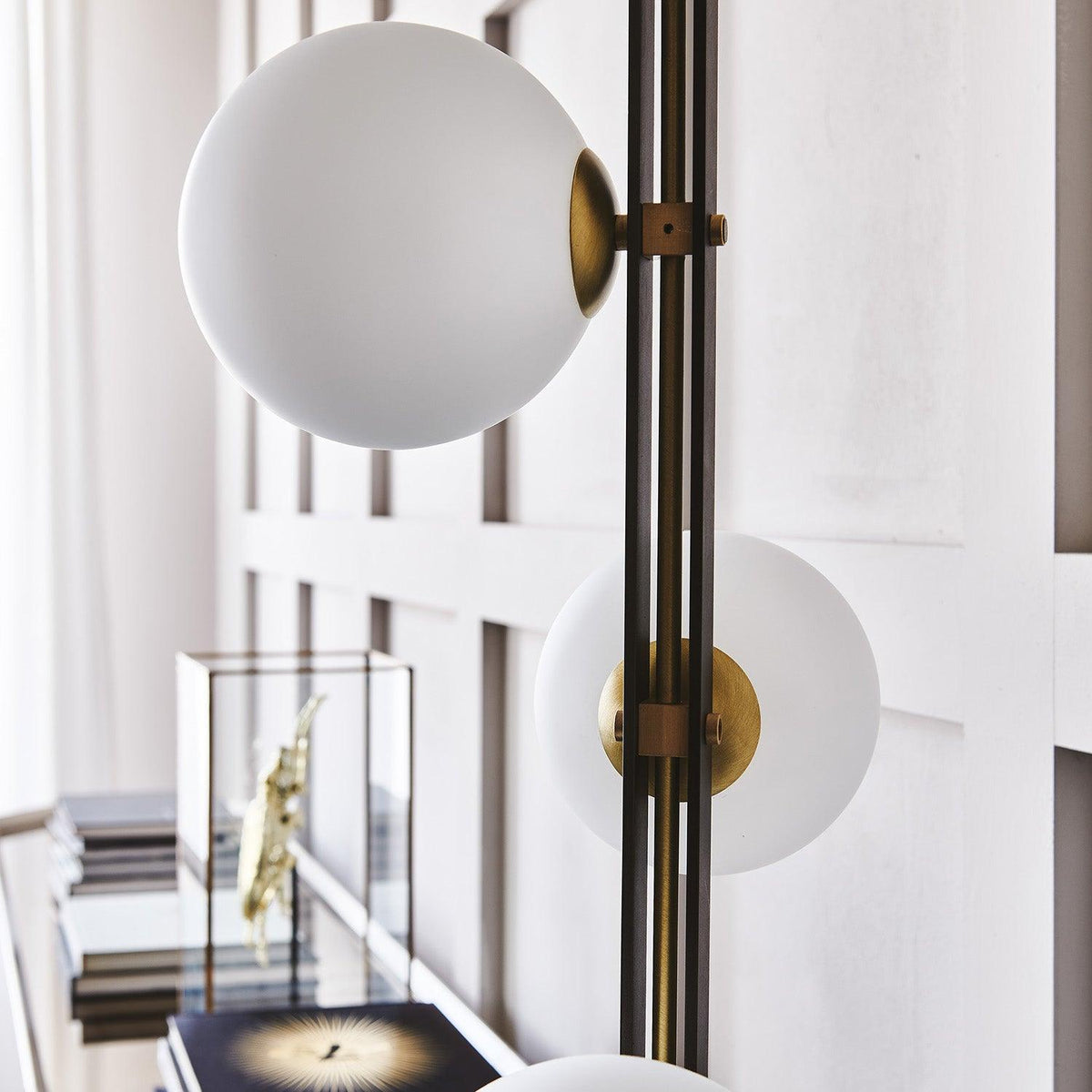 Eireneria elegancka lampa stojąca ze szkła