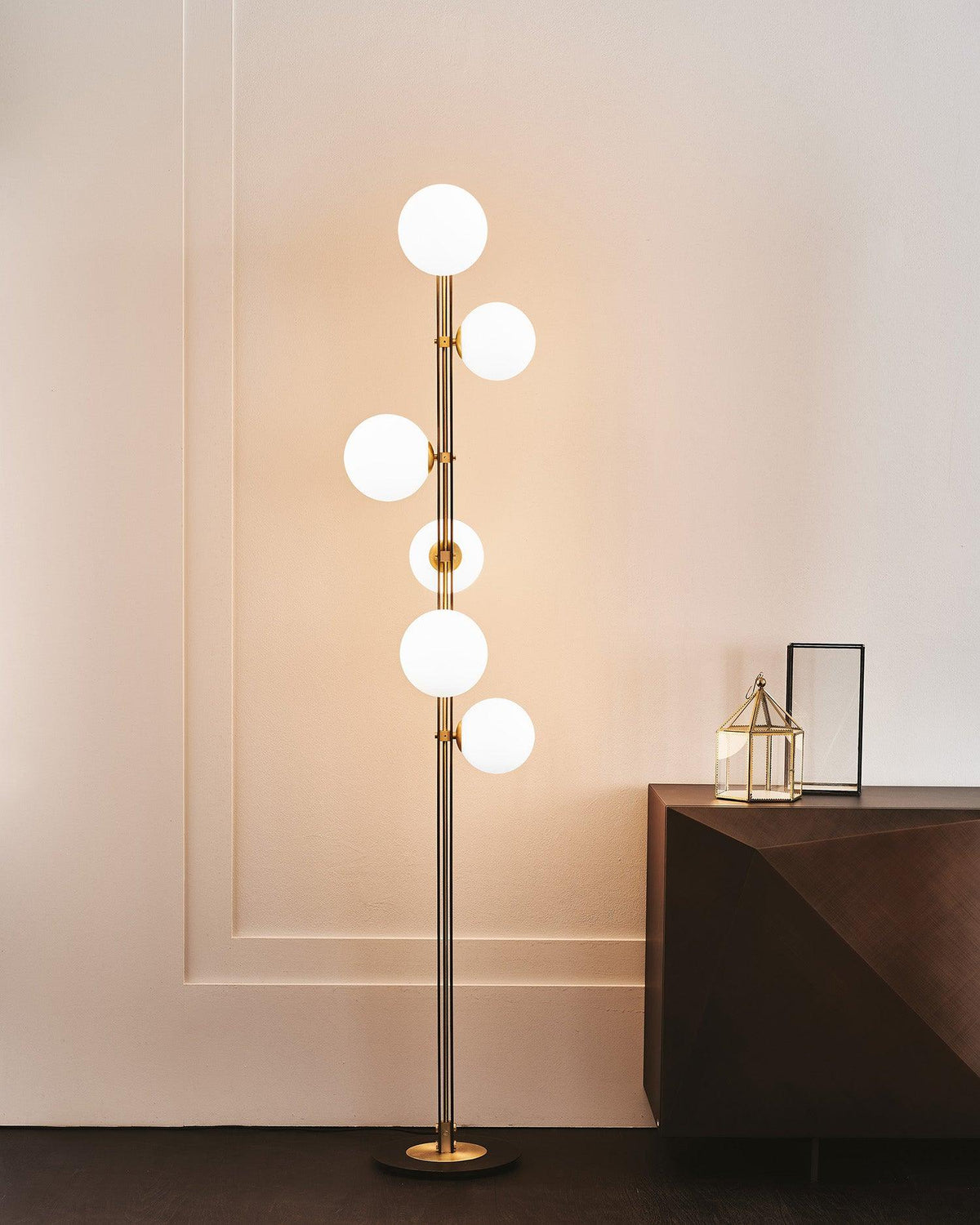Eireneria elegancka lampa stojąca ze szkła