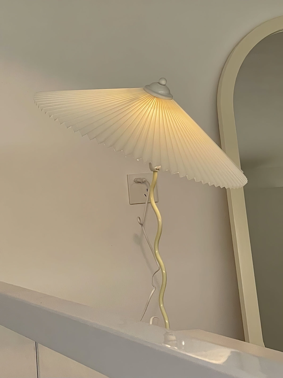 Krenis artystyczna lampa stołowa ze szkła