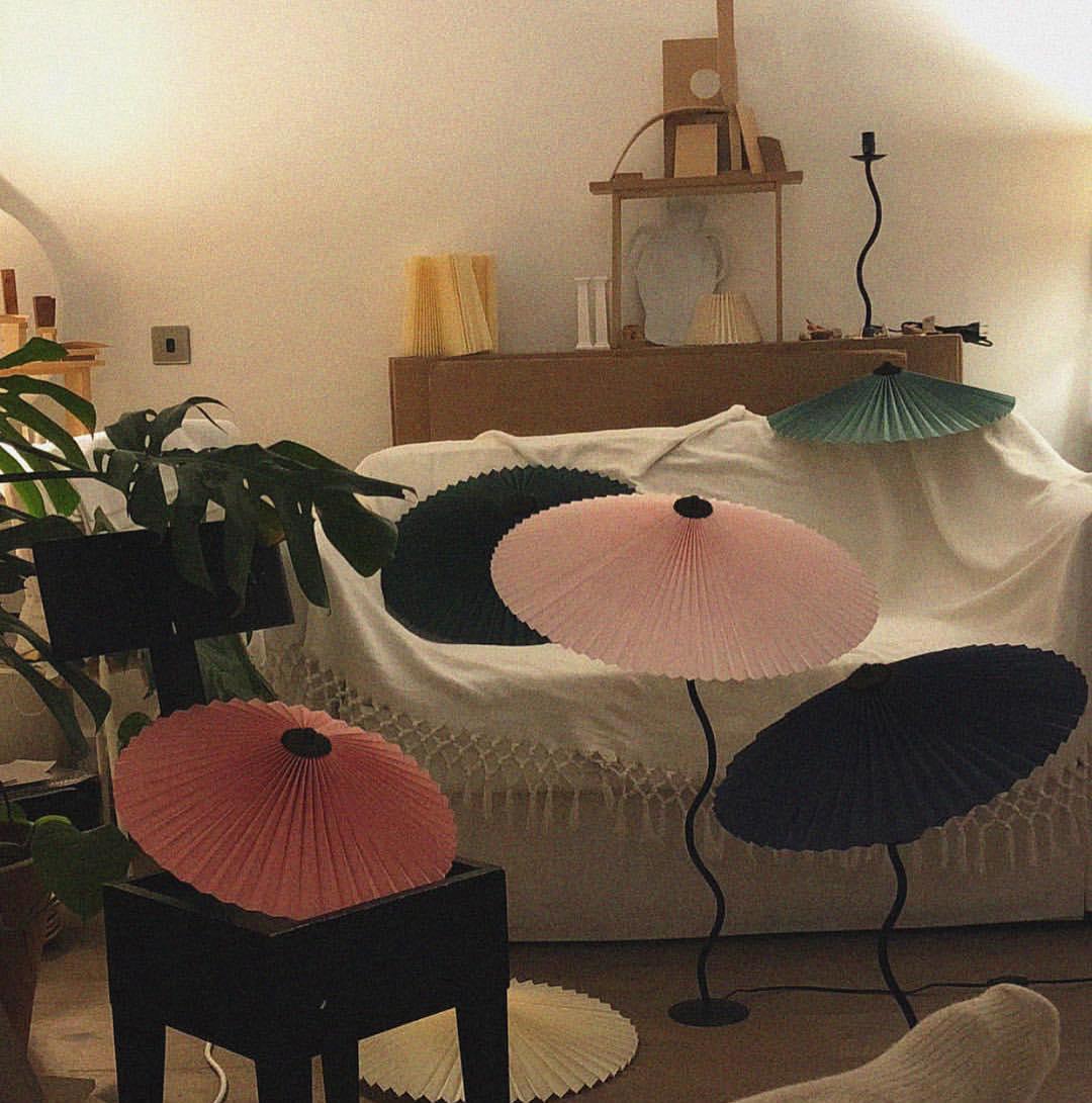 Krenis artystyczna lampa stołowa ze szkła