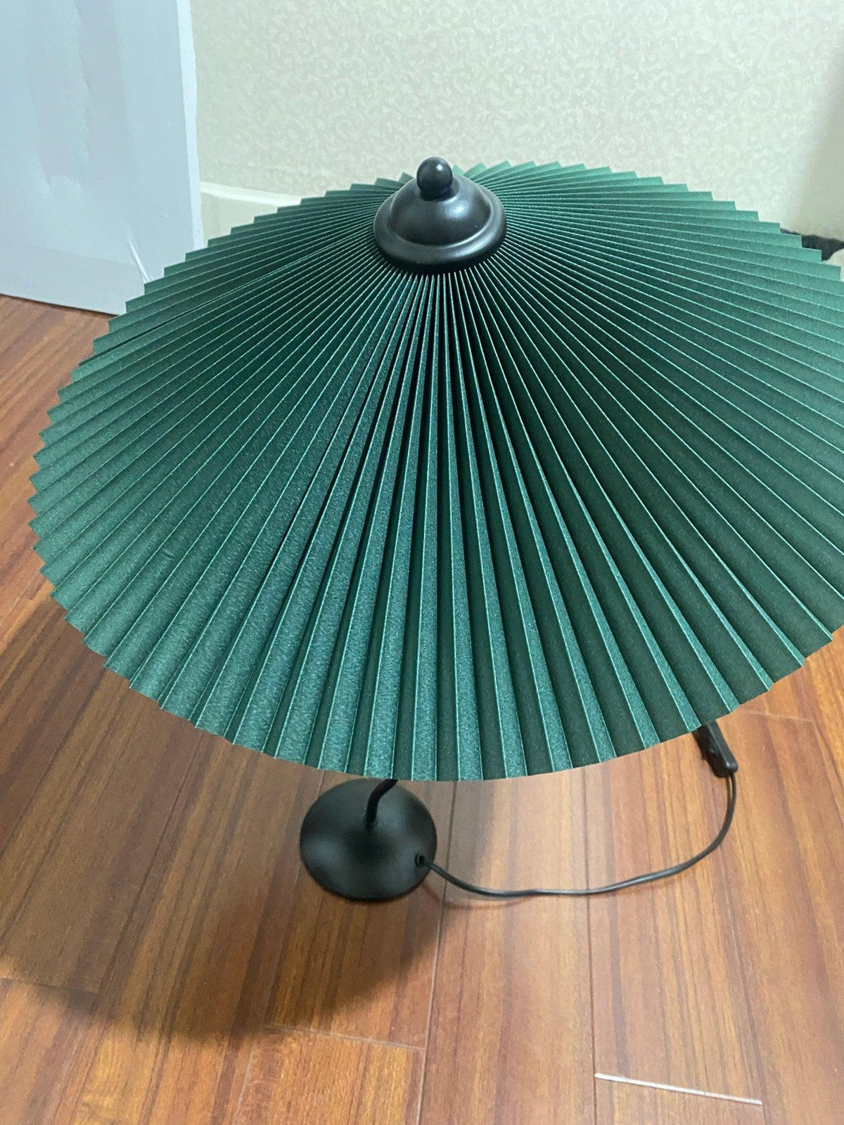 Krenis artystyczna lampa stołowa ze szkła