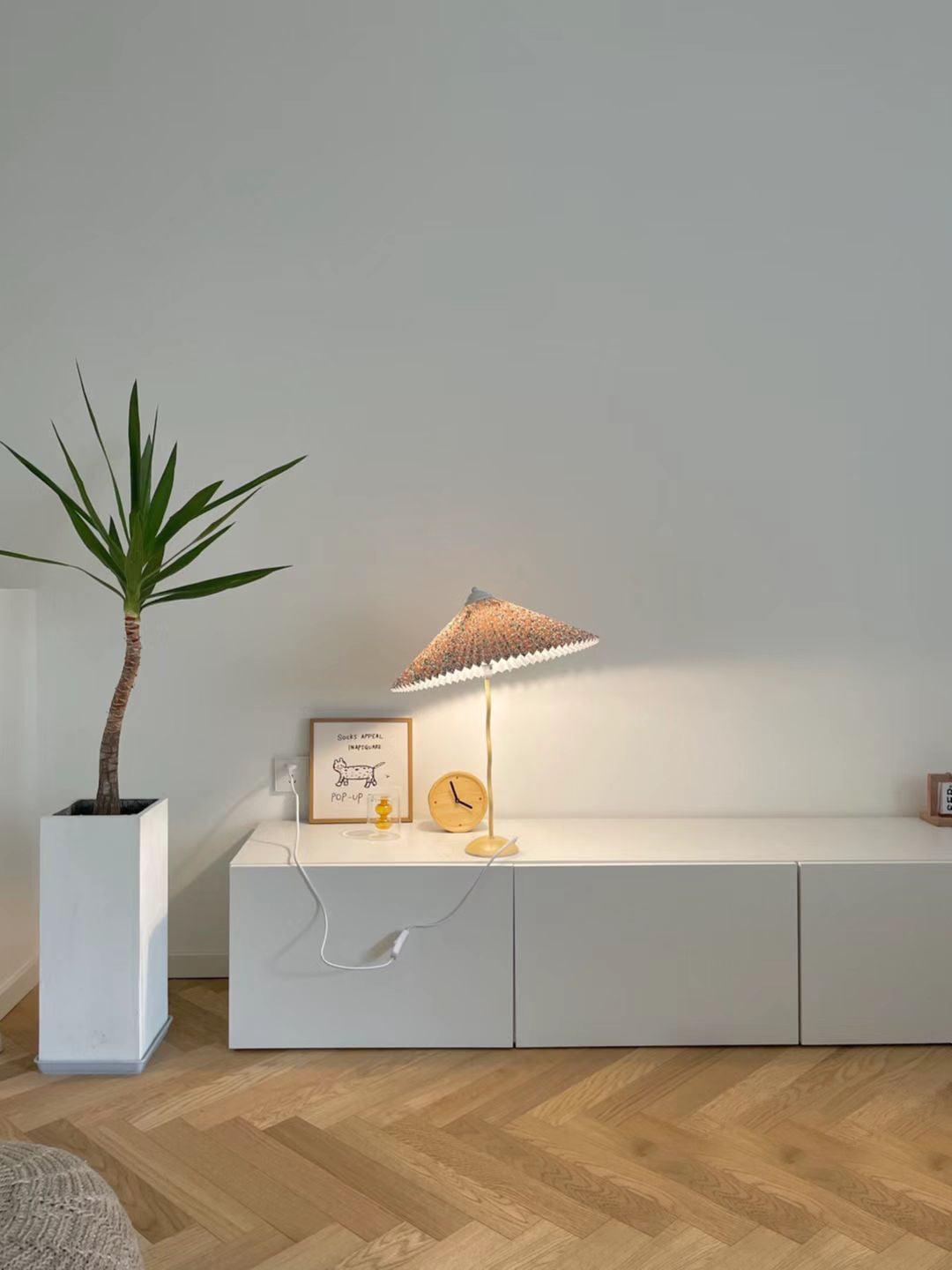 Krenis artystyczna lampa stołowa ze szkła