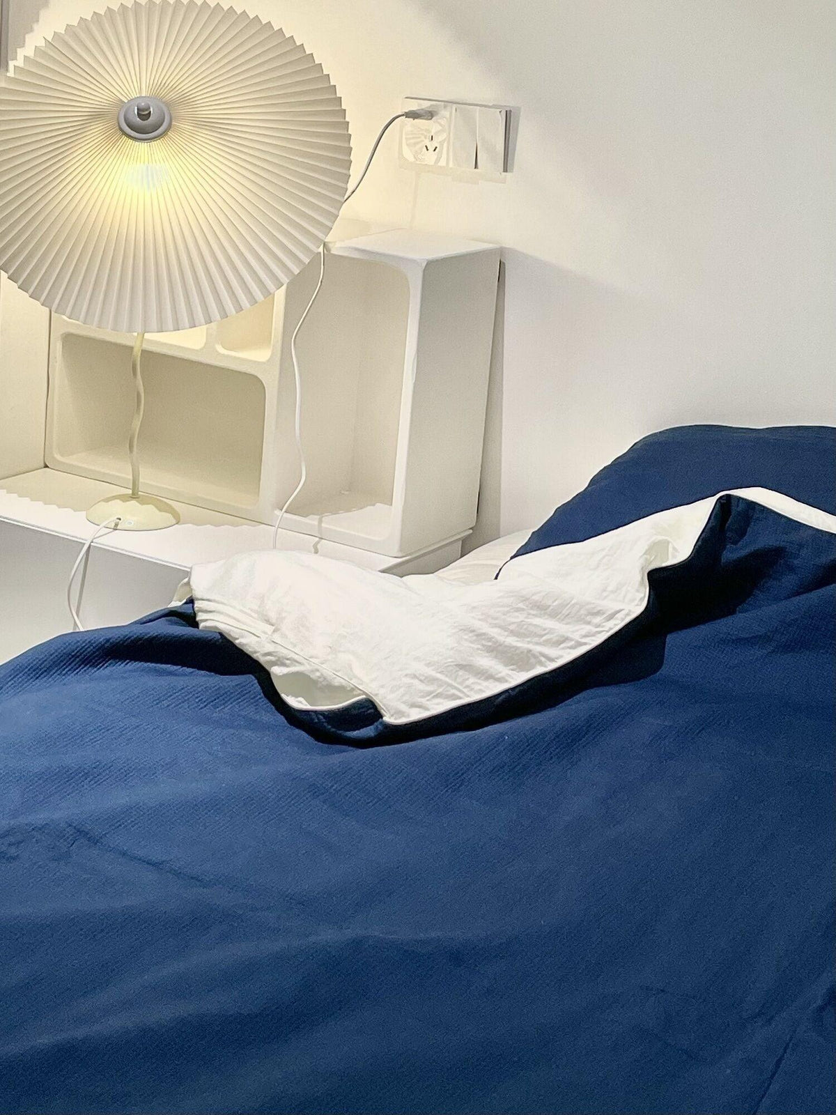 Krenis artystyczna lampa stołowa ze szkła