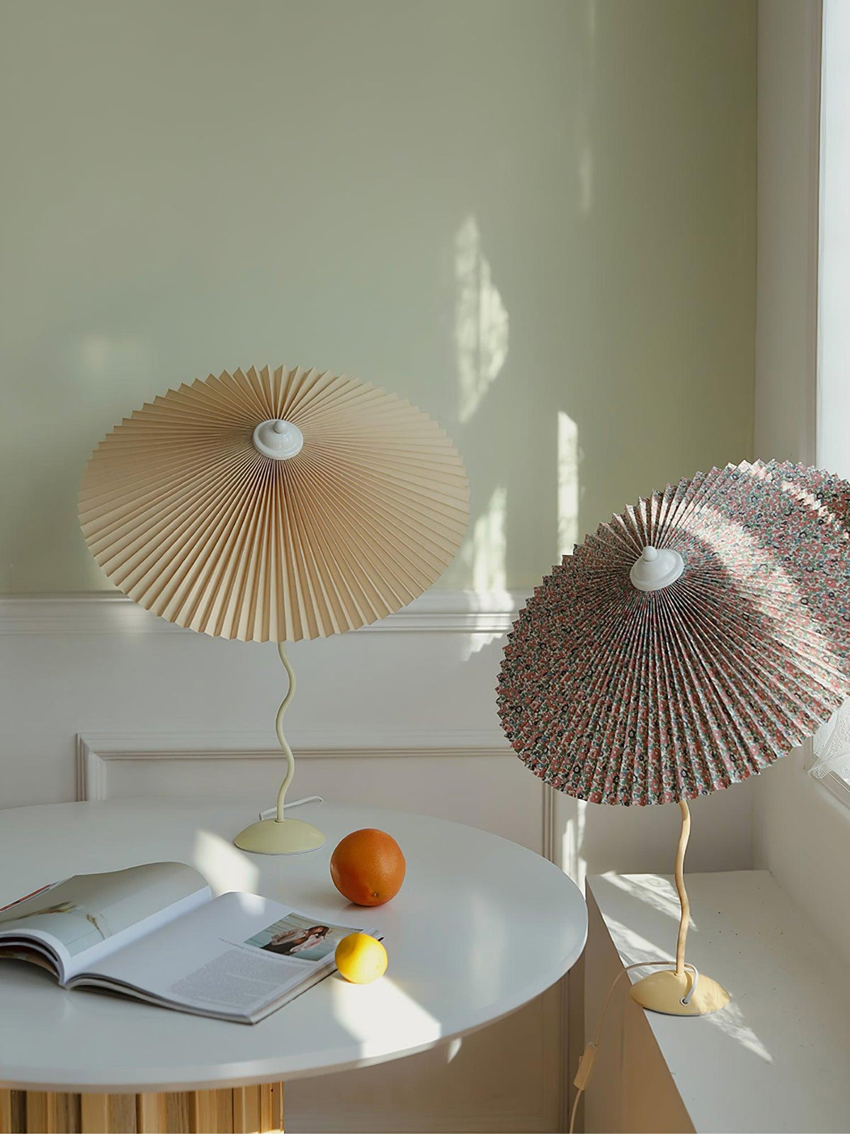 Krenis artystyczna lampa stołowa ze szkła