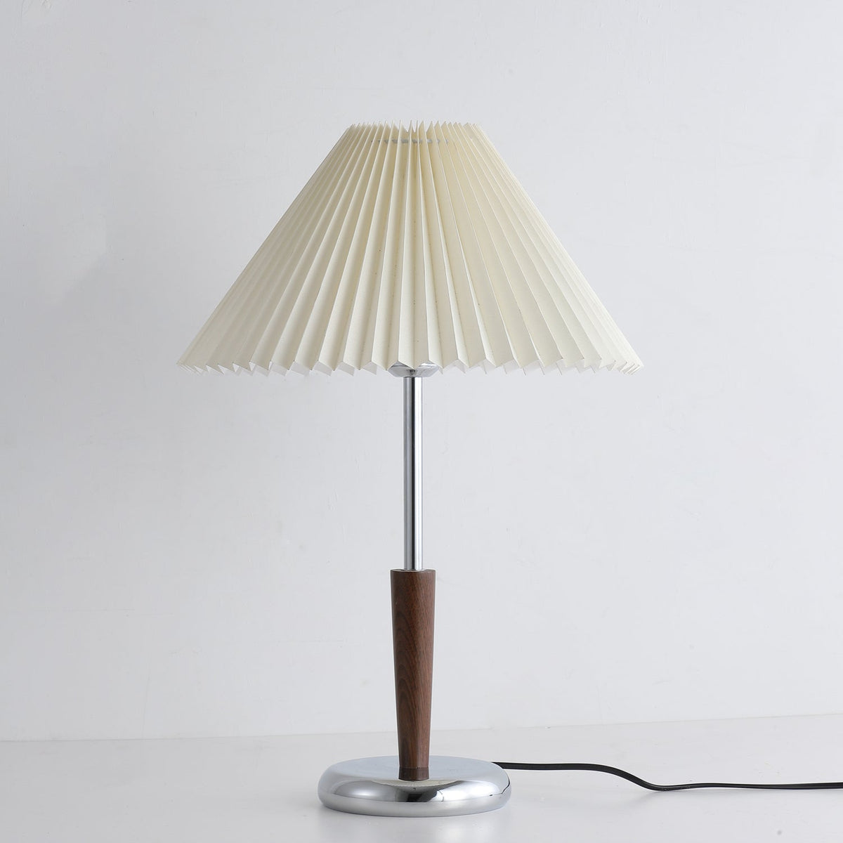 Aiden nowoczesna lampa stołowa z drewna