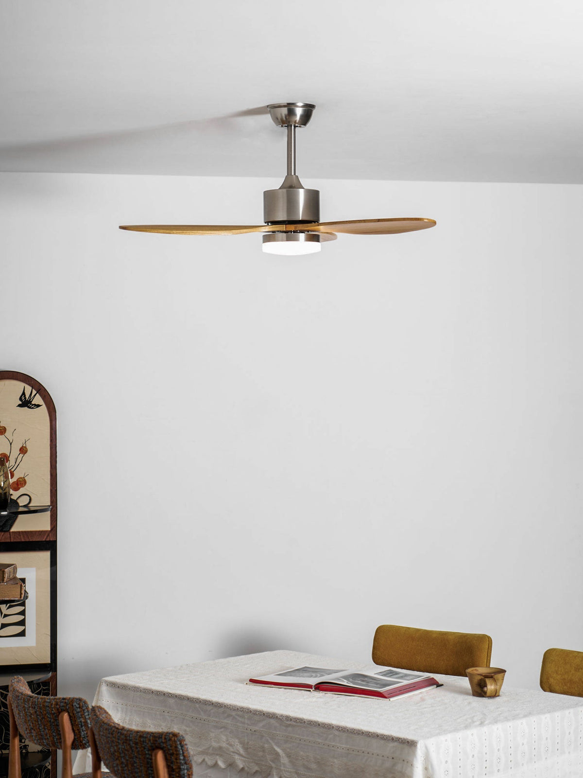 HushGlow lampa sufitowa z wentylatorem