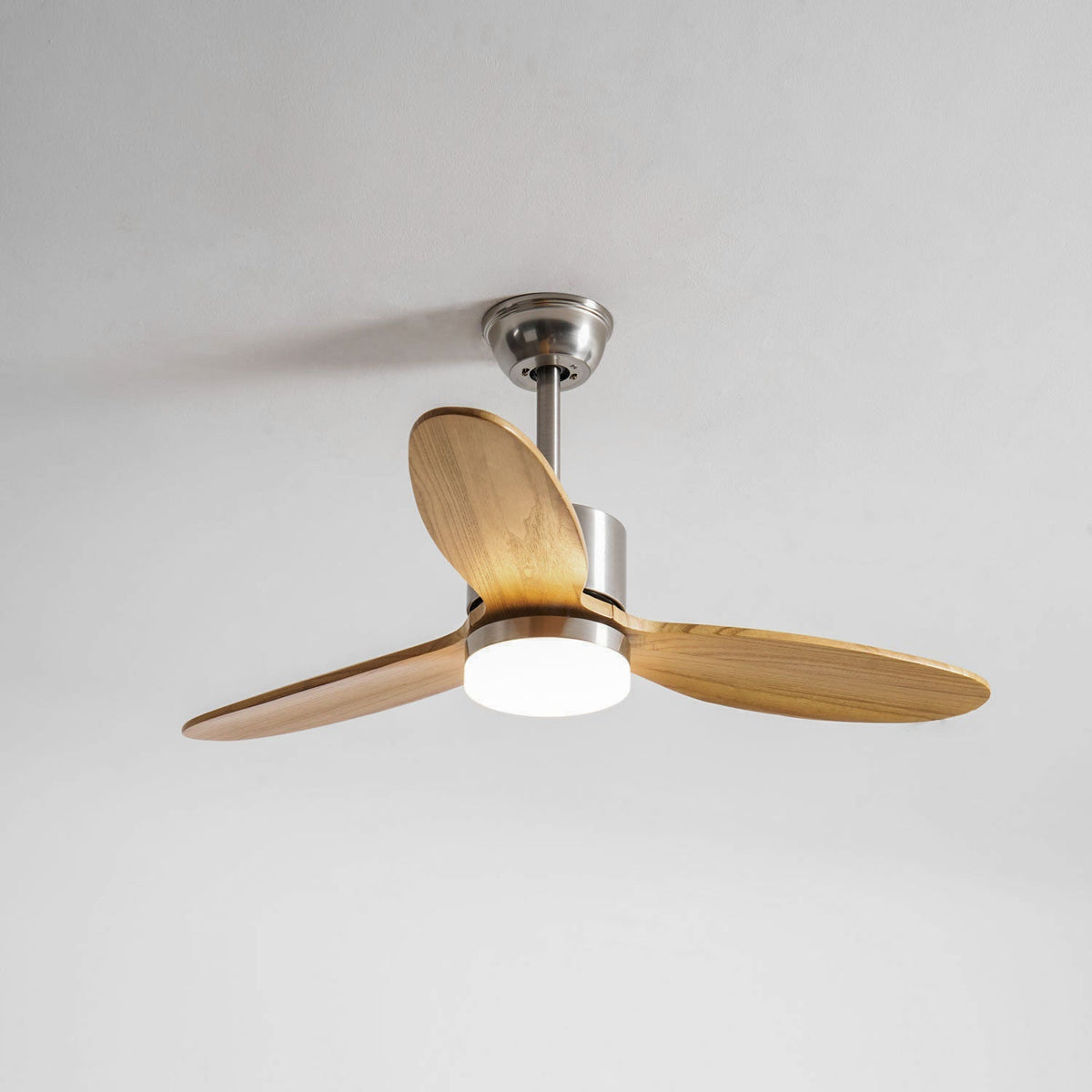 HushGlow lampa sufitowa z wentylatorem