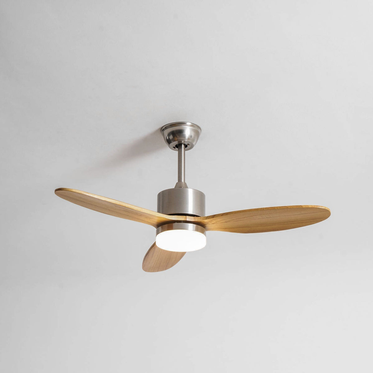 HushGlow lampa sufitowa z wentylatorem