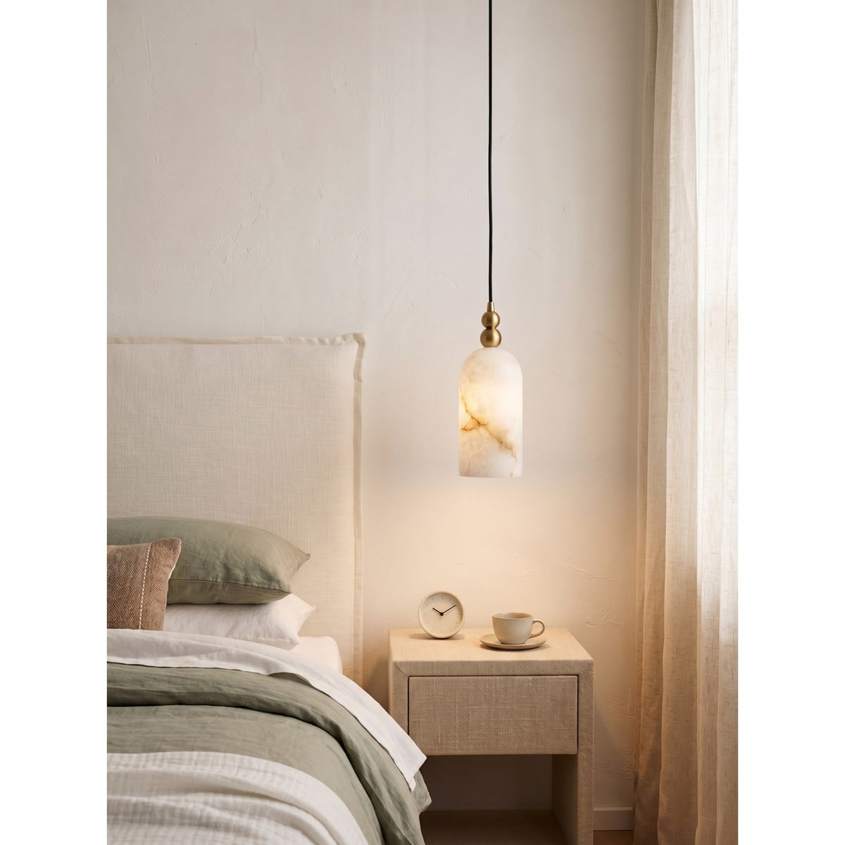 Lampa wisząca Eiranelia z alabastrowego kamienia
