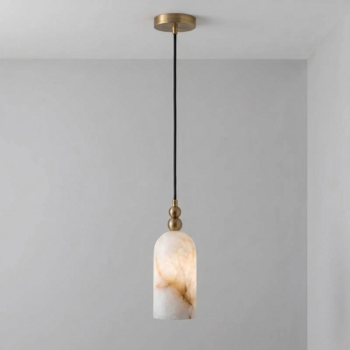 Lampa wisząca Eiranelia z alabastrowego kamienia