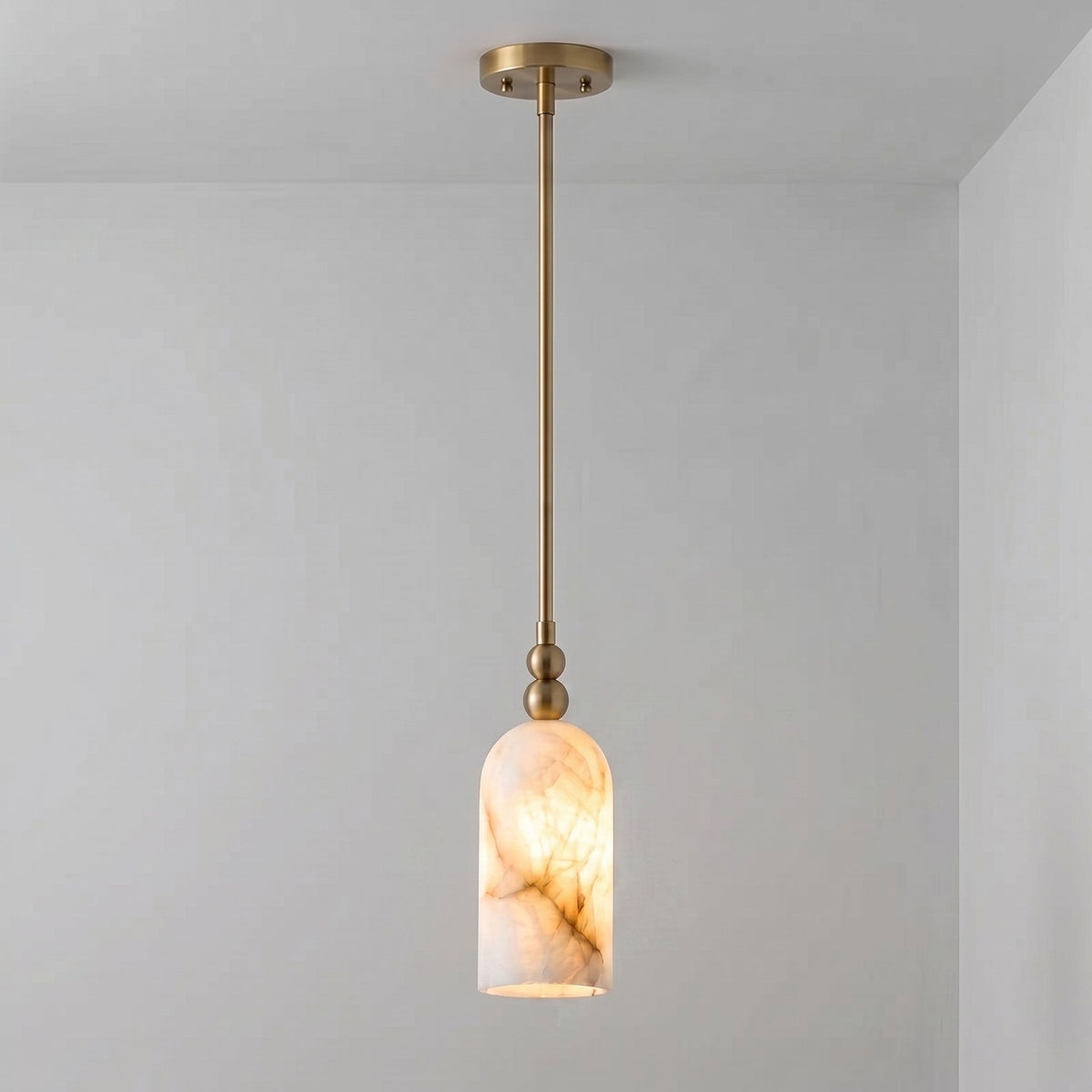 Lampa wisząca Eiranelia z alabastrowego kamienia