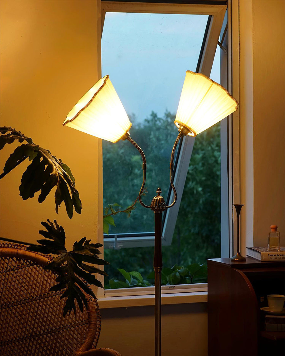 Noruia lampa stojąca