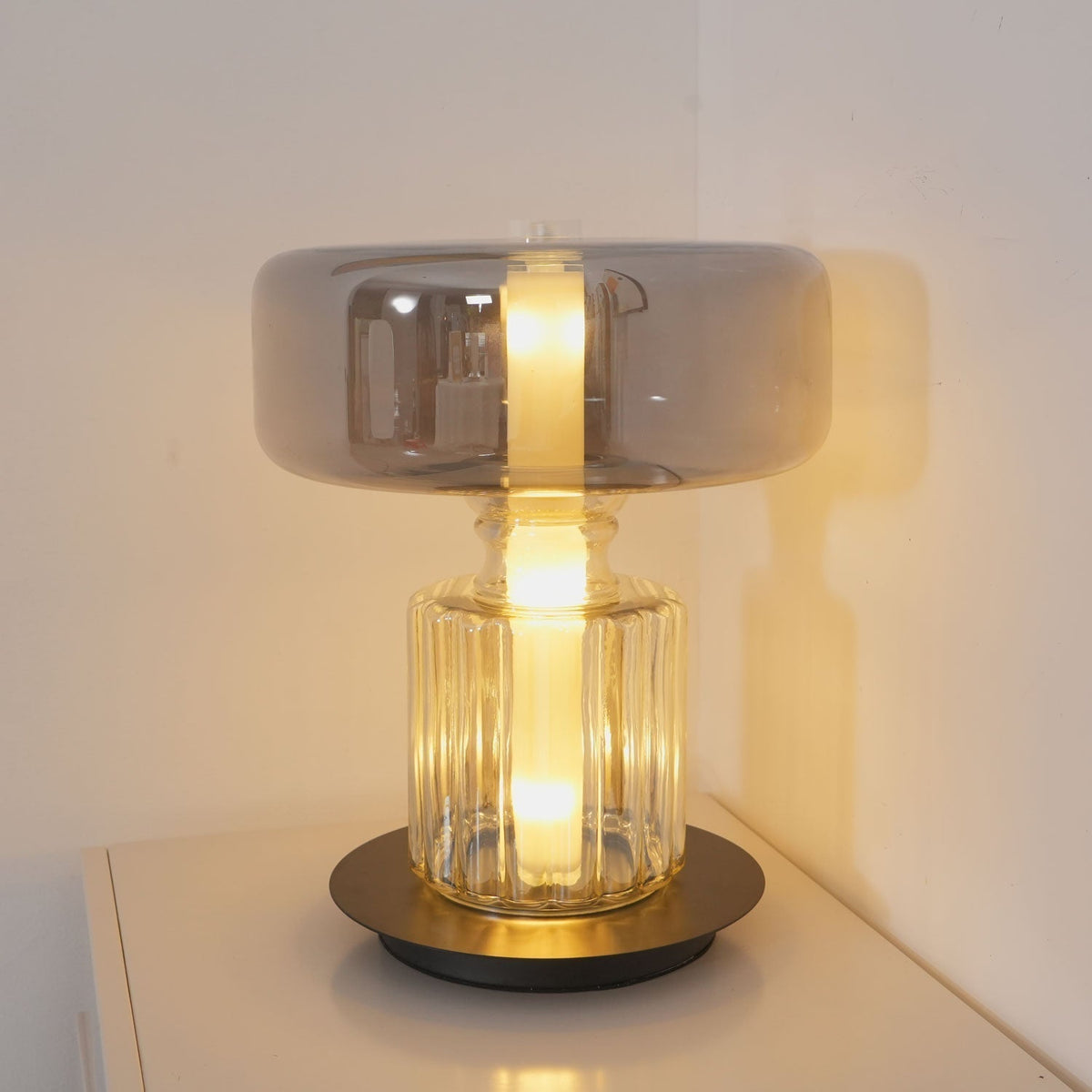 Svora nowoczesna lampa stołowa ze szkła