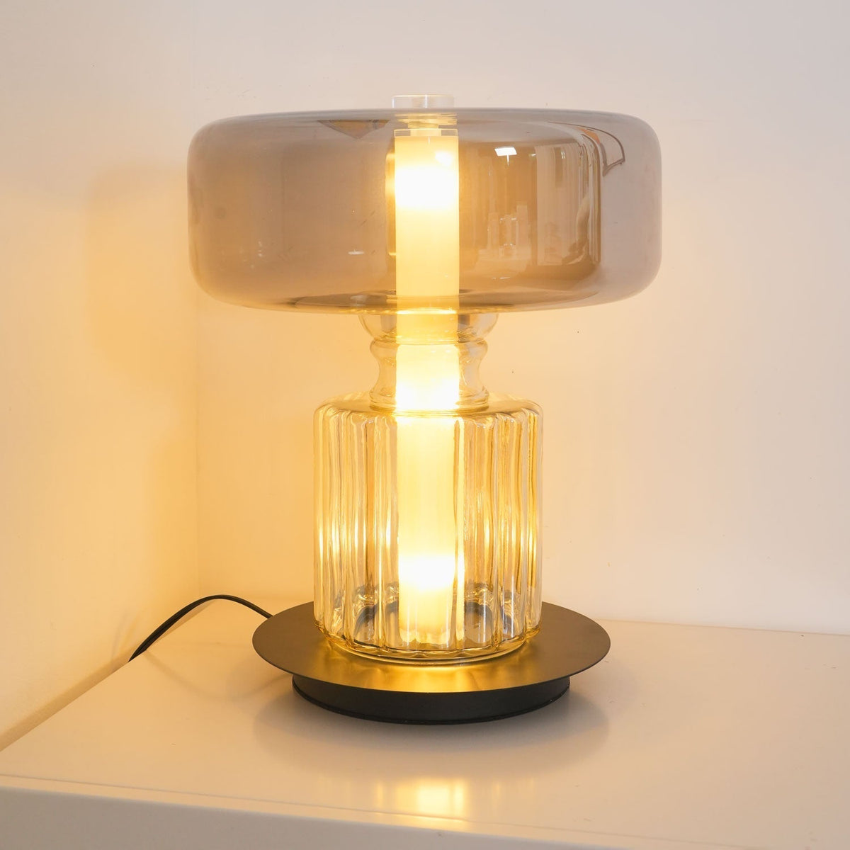 Svora nowoczesna lampa stołowa ze szkła