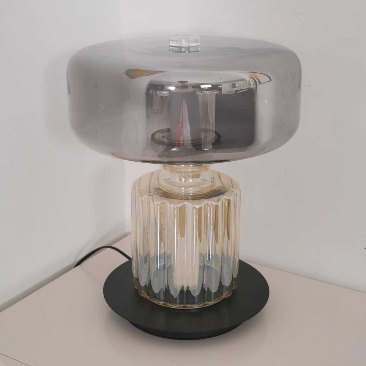 Svora nowoczesna lampa stołowa ze szkła