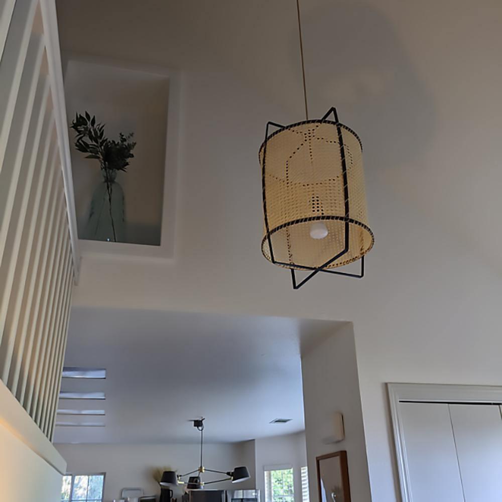 Kevis lampa wisząca z ramy rattanowej przemysłowa