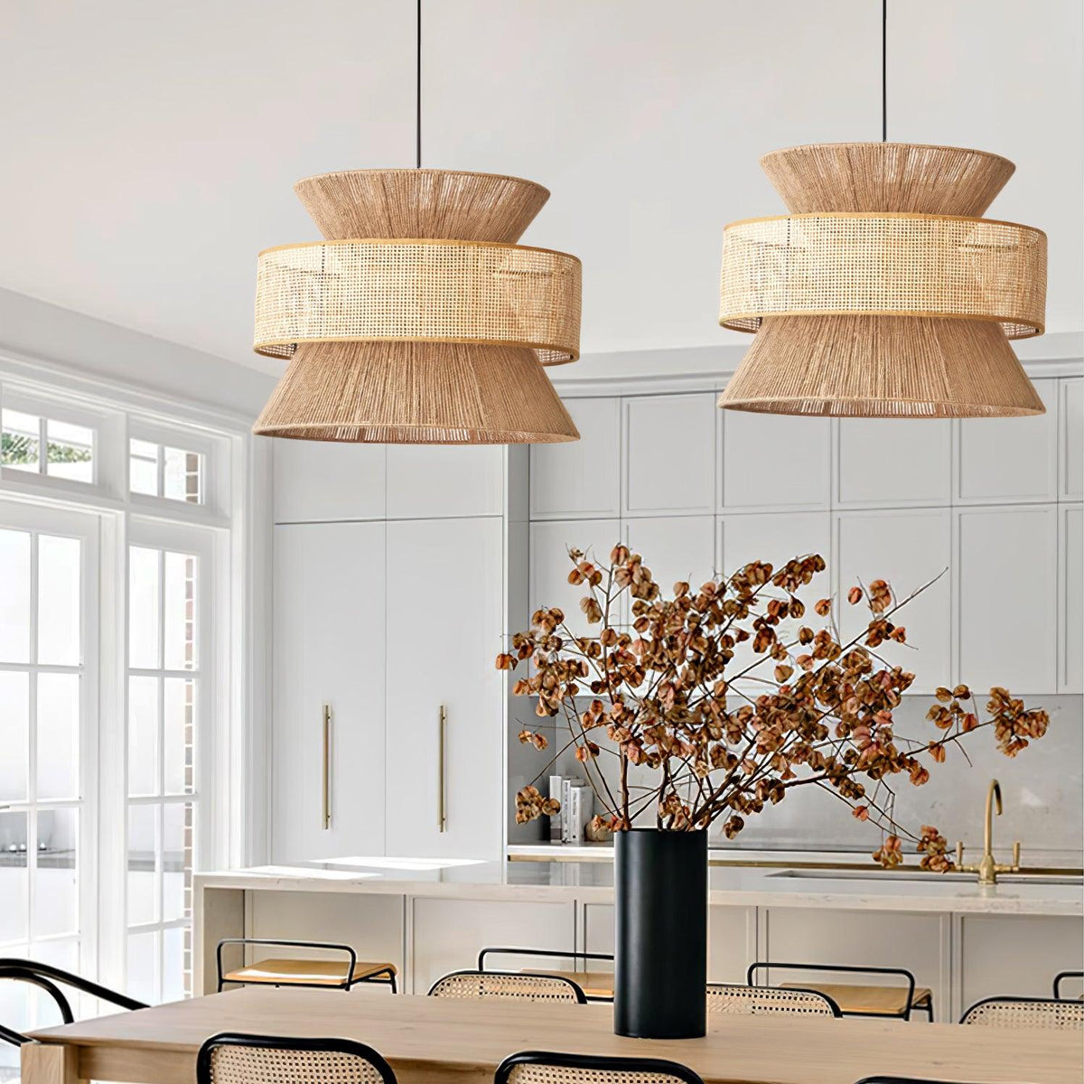 Aria wisząca lampa w stylu boho ze słomy rattanowej i bambusa