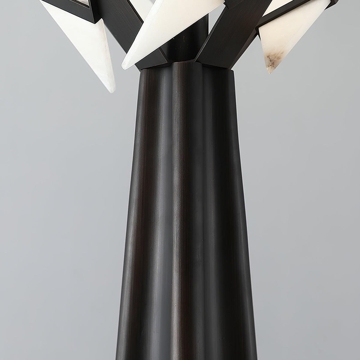 Baelis minimalistyczna lampa stojąca