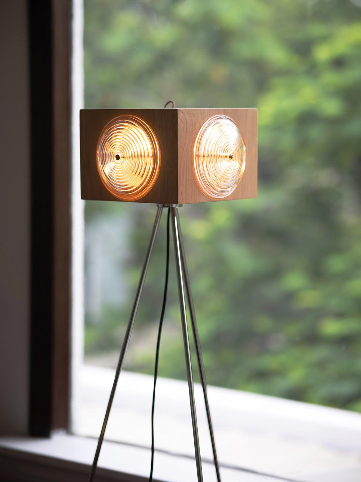 Vesoren trójnóg drewniana lampa stojąca