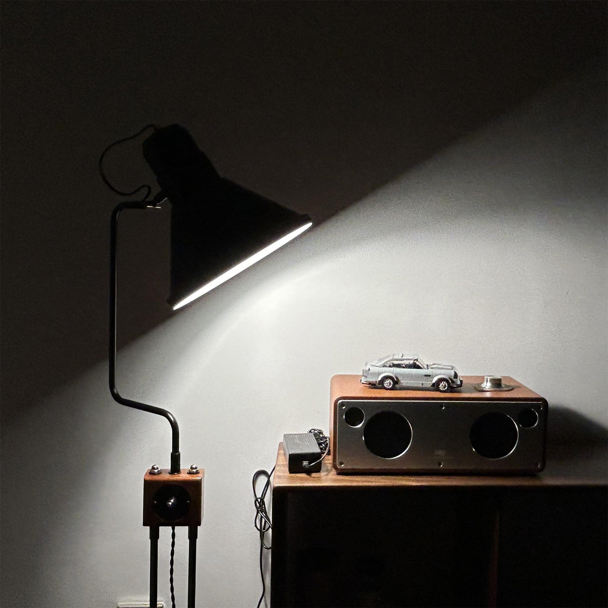 Terieria lampa stojąca