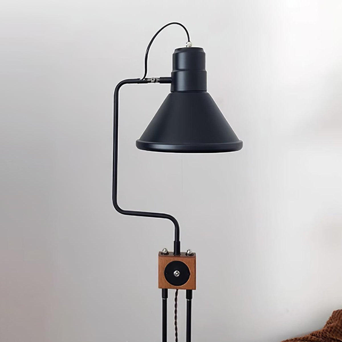 Terieria lampa stojąca