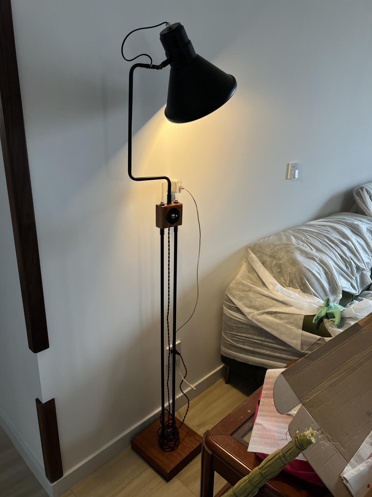 Terieria lampa stojąca