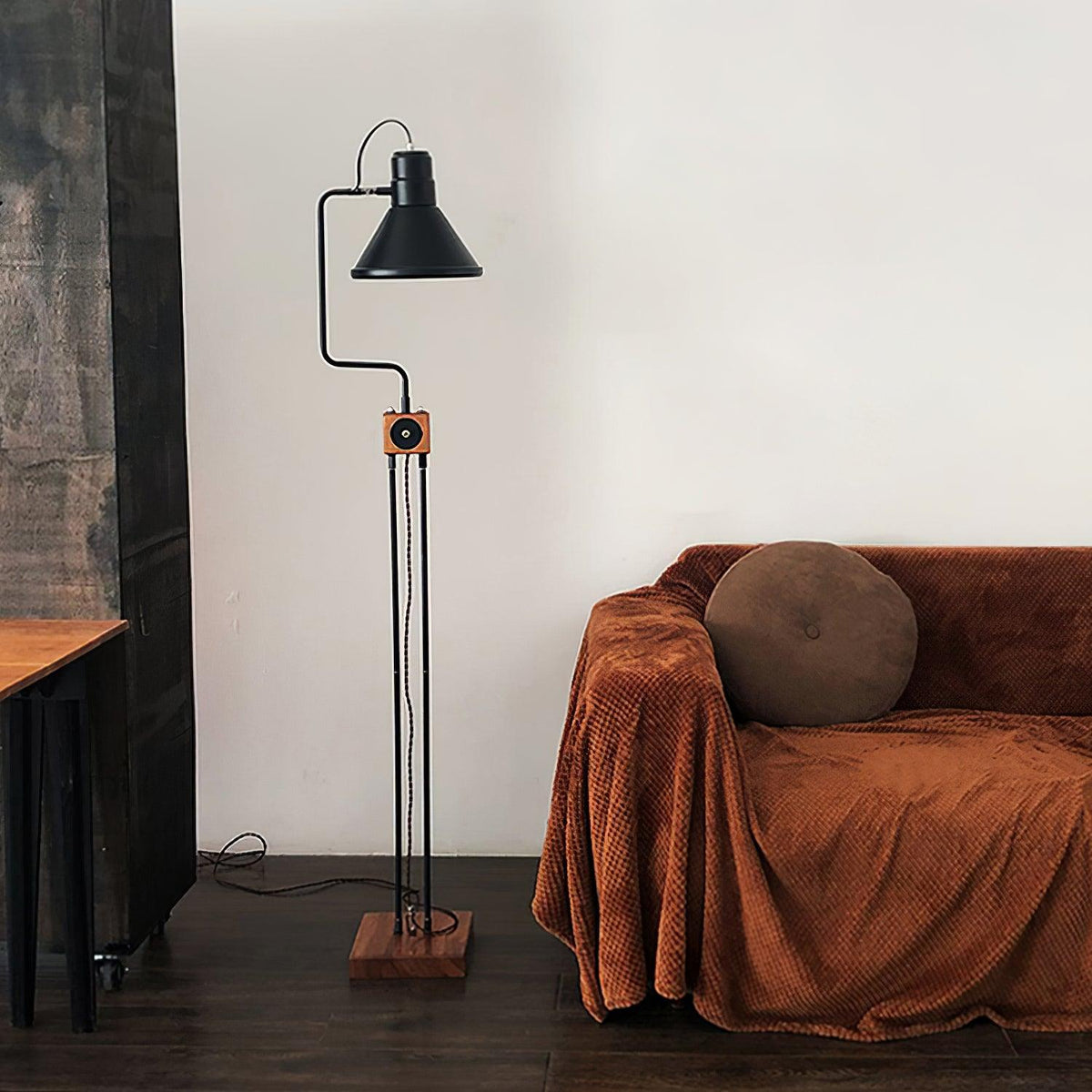 Terieria lampa stojąca