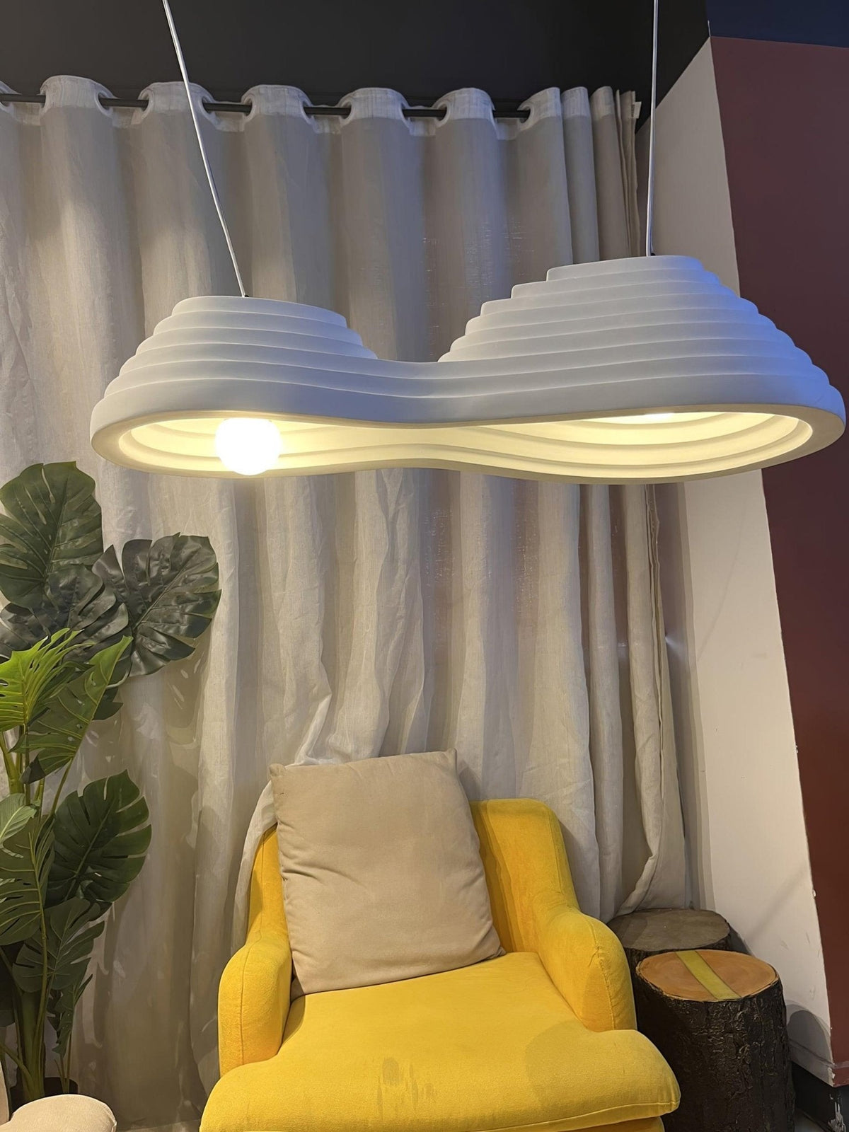 Niruise minimalistyczna lampa wisząca z żywicy