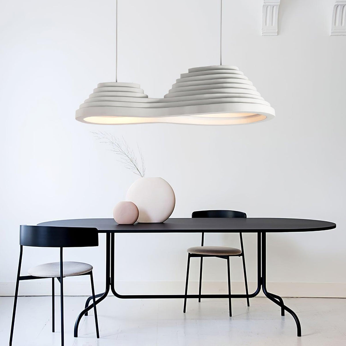 Niruise minimalistyczna lampa wisząca z żywicy